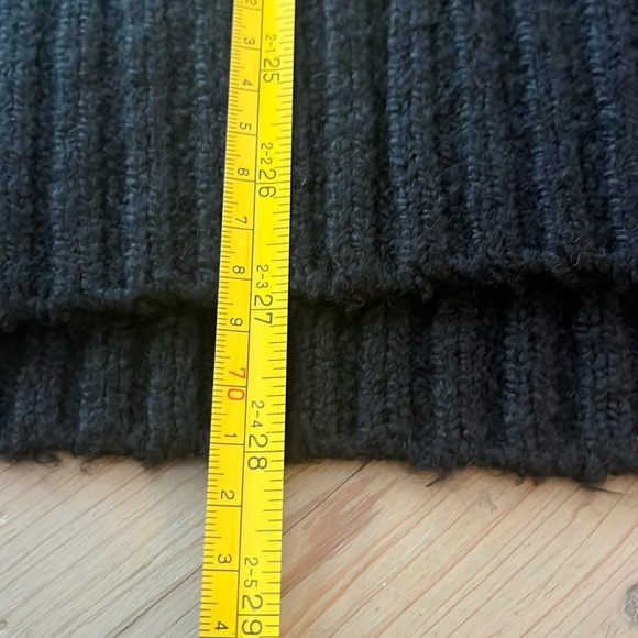 NWT. Free People Brookside Tunic Sweater in Black. Size Small - Picture 8 of 12